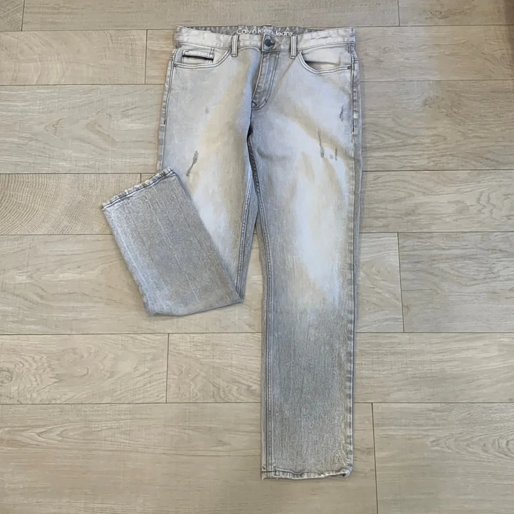 Calvin Klein Gray Washed Jeans - Picture 1 of 8